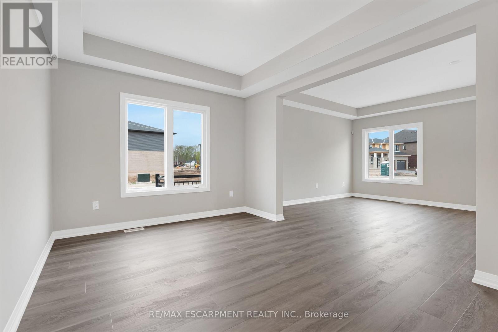 778 Bradford Avenue, Fort Erie, Ontario  L2A 0H3 - Photo 8 - X12155290