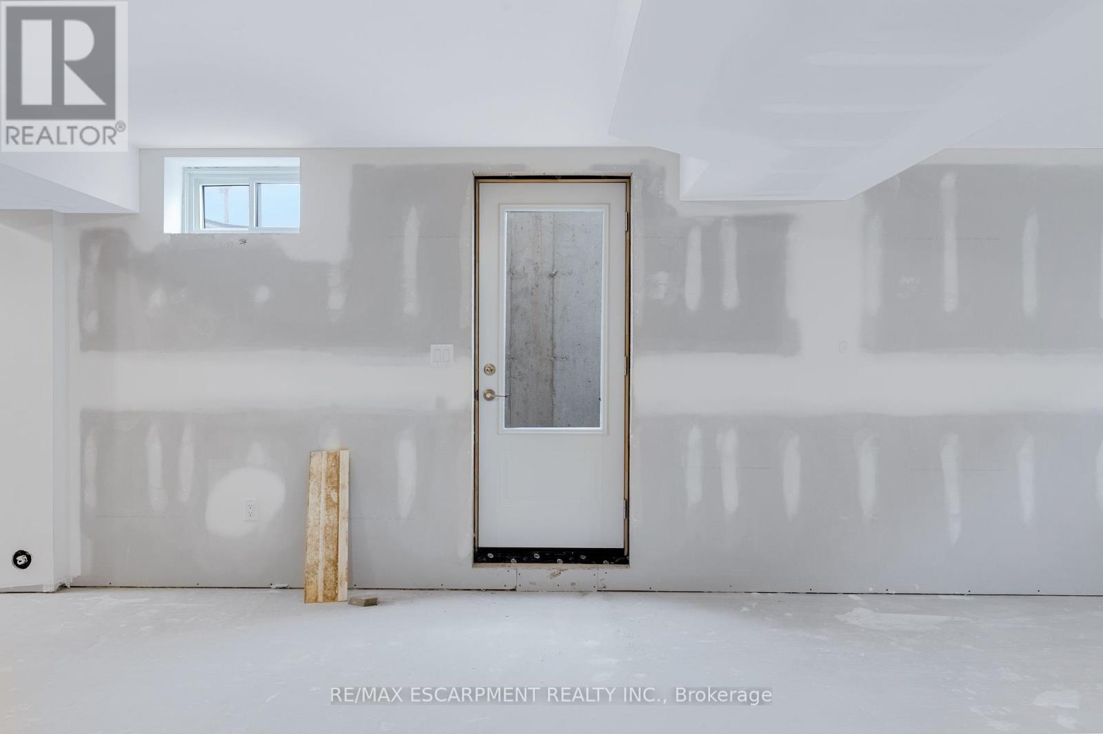 778 Bradford Avenue, Fort Erie, Ontario  L2A 0H3 - Photo 40 - X12155290