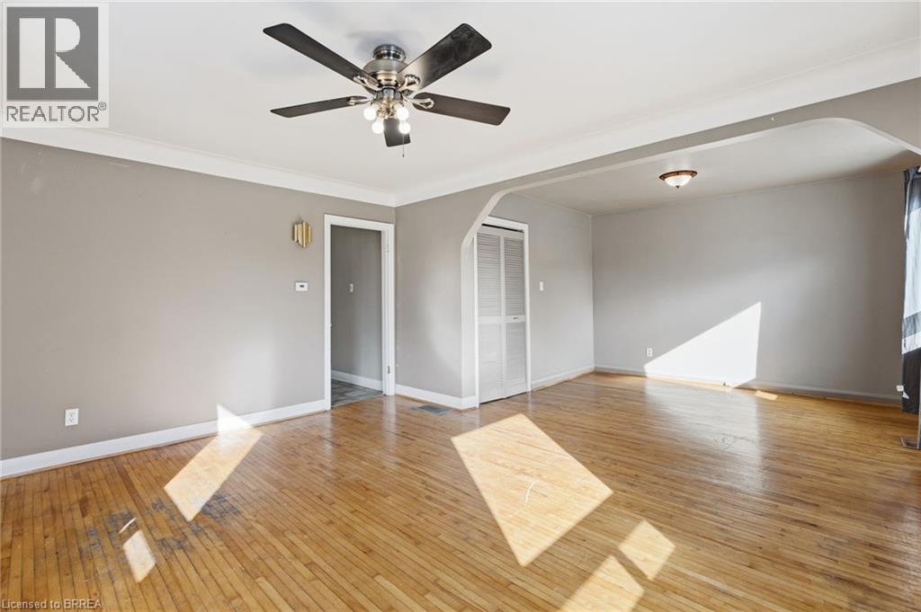 35 Edwin Street, Brantford, Ontario  N3T 4B8 - Photo 4 - 40776455