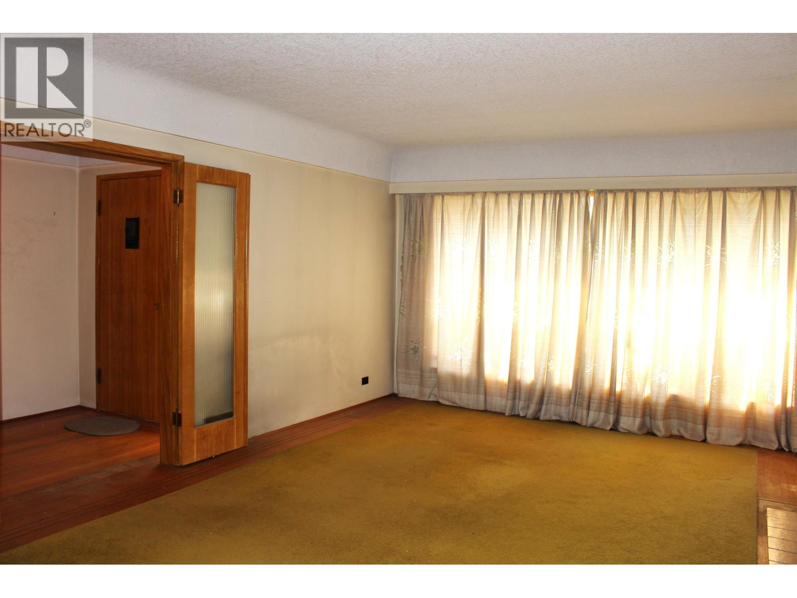 7160 Inverness Street, Vancouver, British Columbia  V5X 4G8 - Photo 3 - R3063978