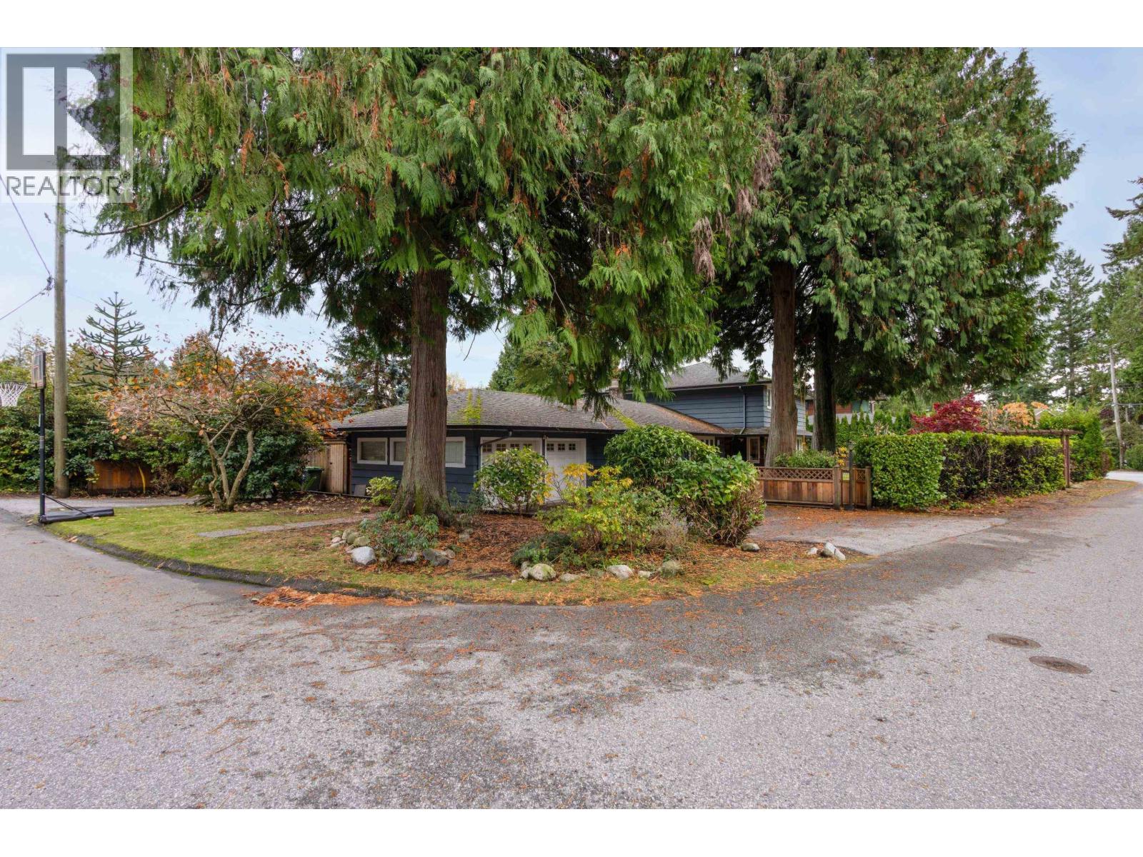 3440 Bluebonnet Road, North Vancouver, British Columbia V7R 4C8 - Photo 39 - R3063980