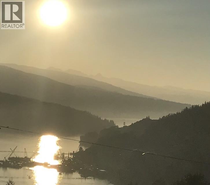 190 N Ellesmere Avenue, Burnaby, British Columbia  V5B 1J8 - Photo 9 - R3063986