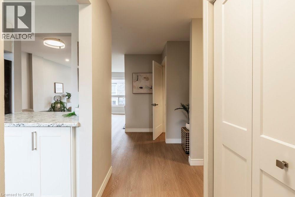 2050 Upper Middle Road Unit# 43, Burlington, Ontario  L7P 3R9 - Photo 3 - 40784605