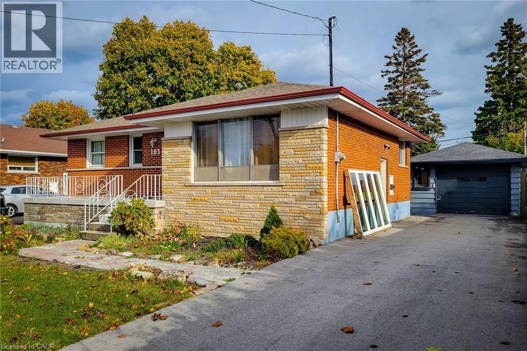 103 East 45th Street, Hamilton, Ontario  L8T 3J9 - Photo 3 - 40782386