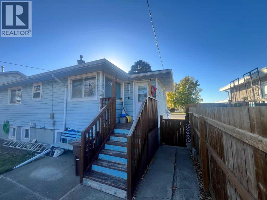 5413 56 Street, Taber, Alberta  T1G 1L8 - Photo 3 - A2262642