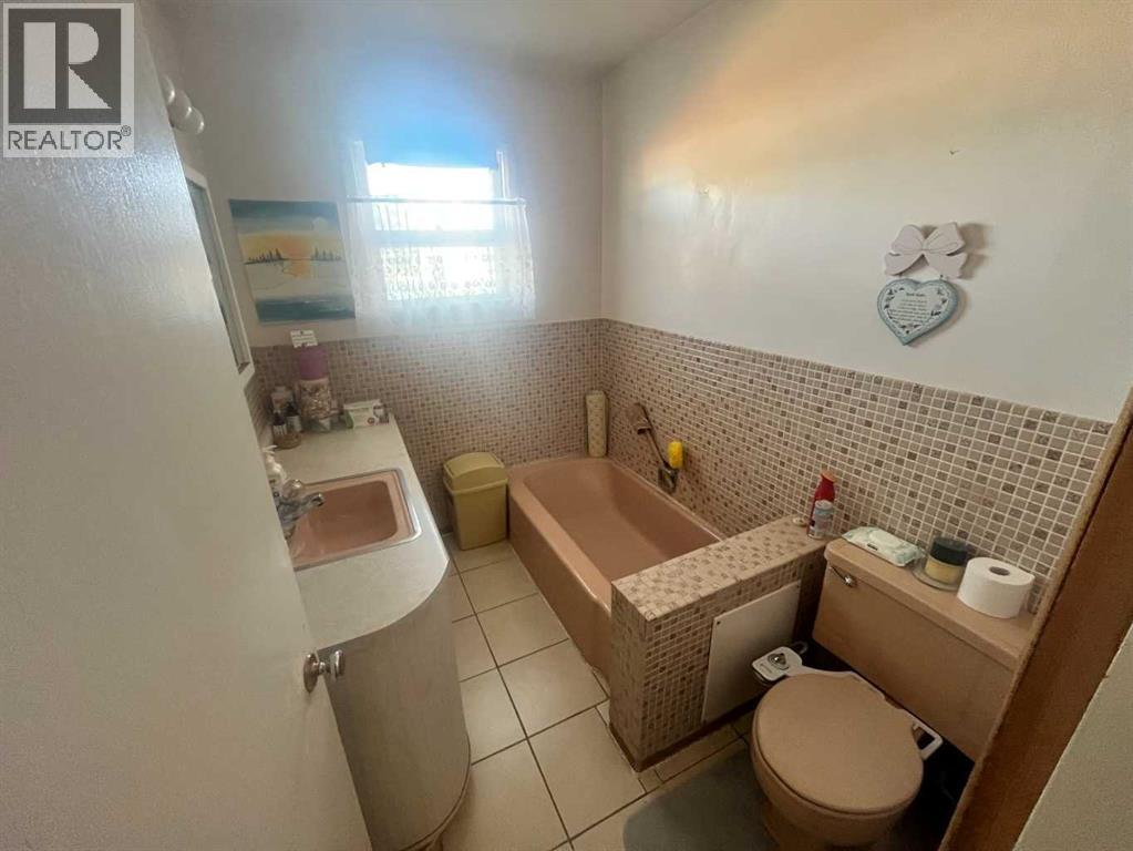 5413 56 Street, Taber, Alberta  T1G 1L8 - Photo 13 - A2262642