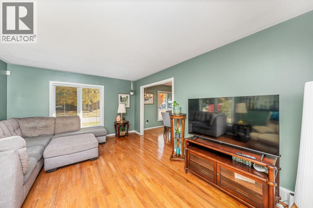 1105 Salisbury Street, Sarnia, Ontario  N7S 3V6 - Photo 6 - 25027679