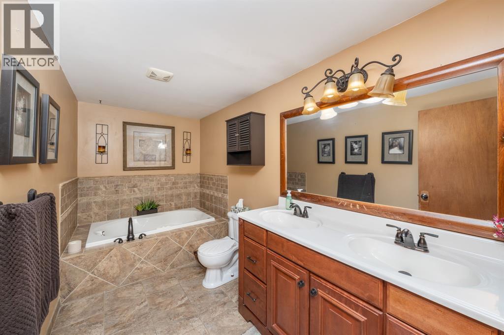 1105 Salisbury Street, Sarnia, Ontario  N7S 3V6 - Photo 24 - 25027679