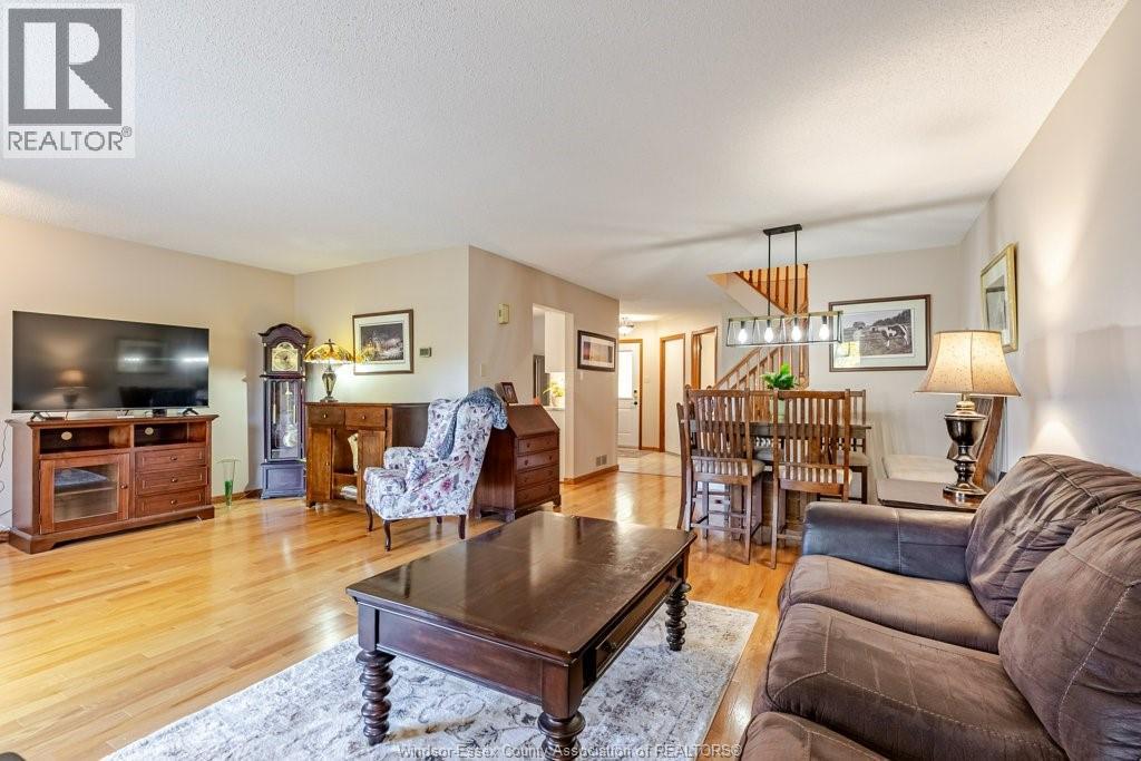 Photo 10 of 50 for 70 Glenroy Unit# 7