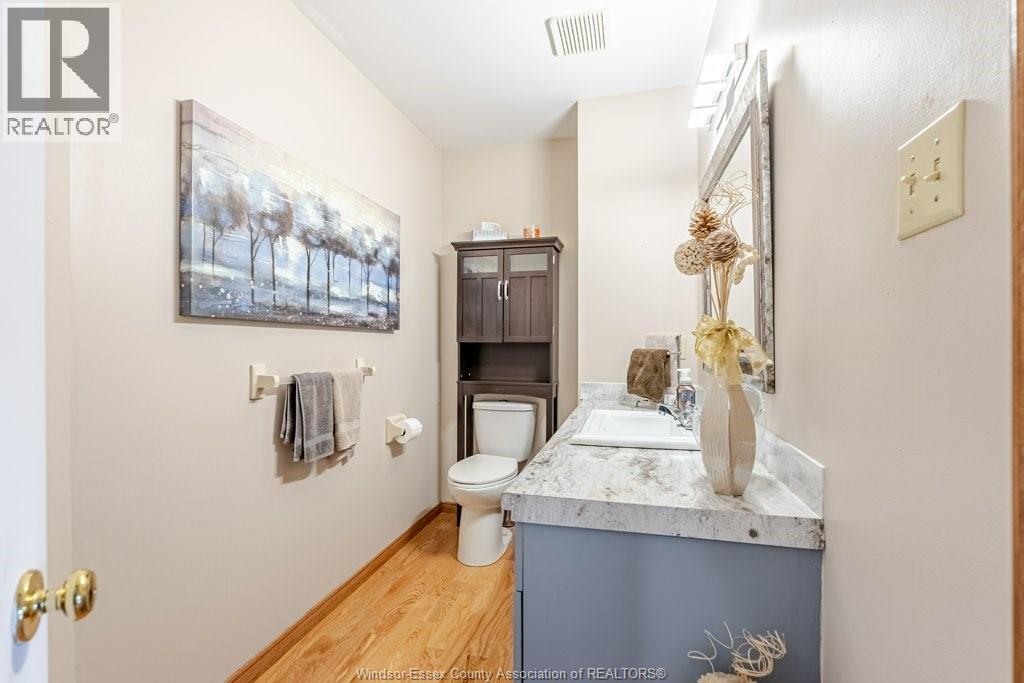 Photo 17 of 50 for 70 Glenroy Unit# 7