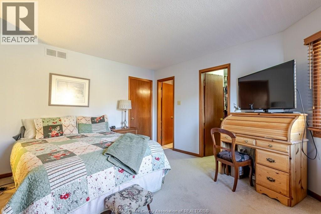 Photo 19 of 50 for 70 Glenroy Unit# 7