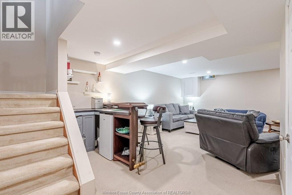 Photo 27 of 50 for 70 Glenroy Unit# 7