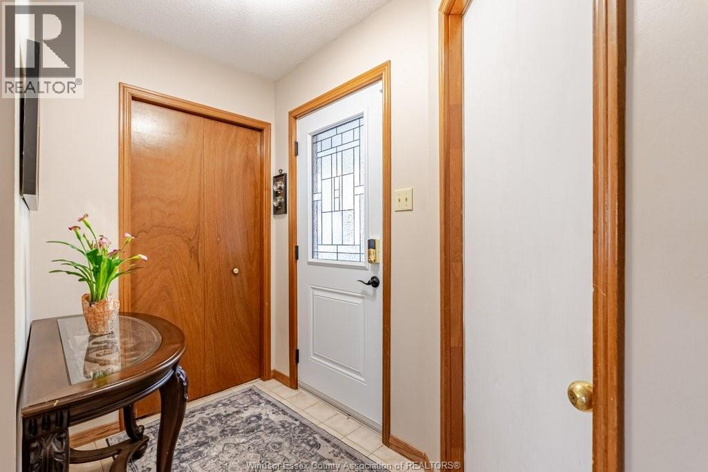 Photo 3 of 50 for 70 Glenroy Unit# 7