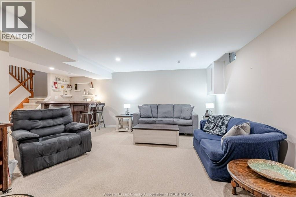 Photo 32 of 50 for 70 Glenroy Unit# 7