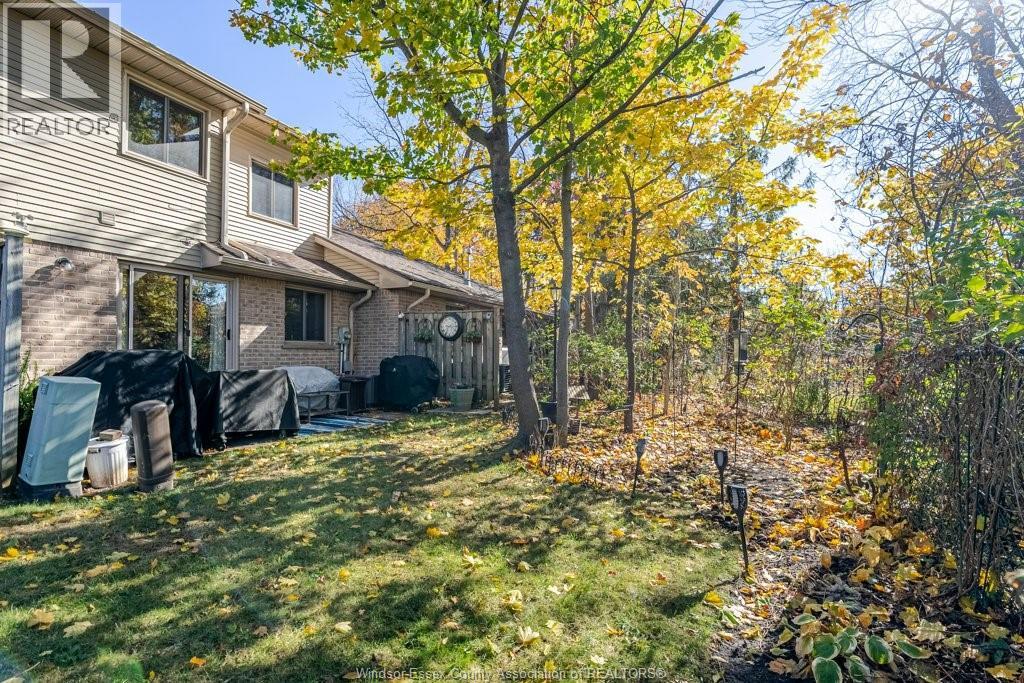 Photo 37 of 50 for 70 Glenroy Unit# 7