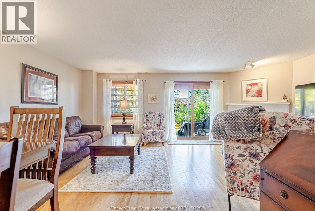 Photo 5 of 50 for 70 Glenroy Unit# 7