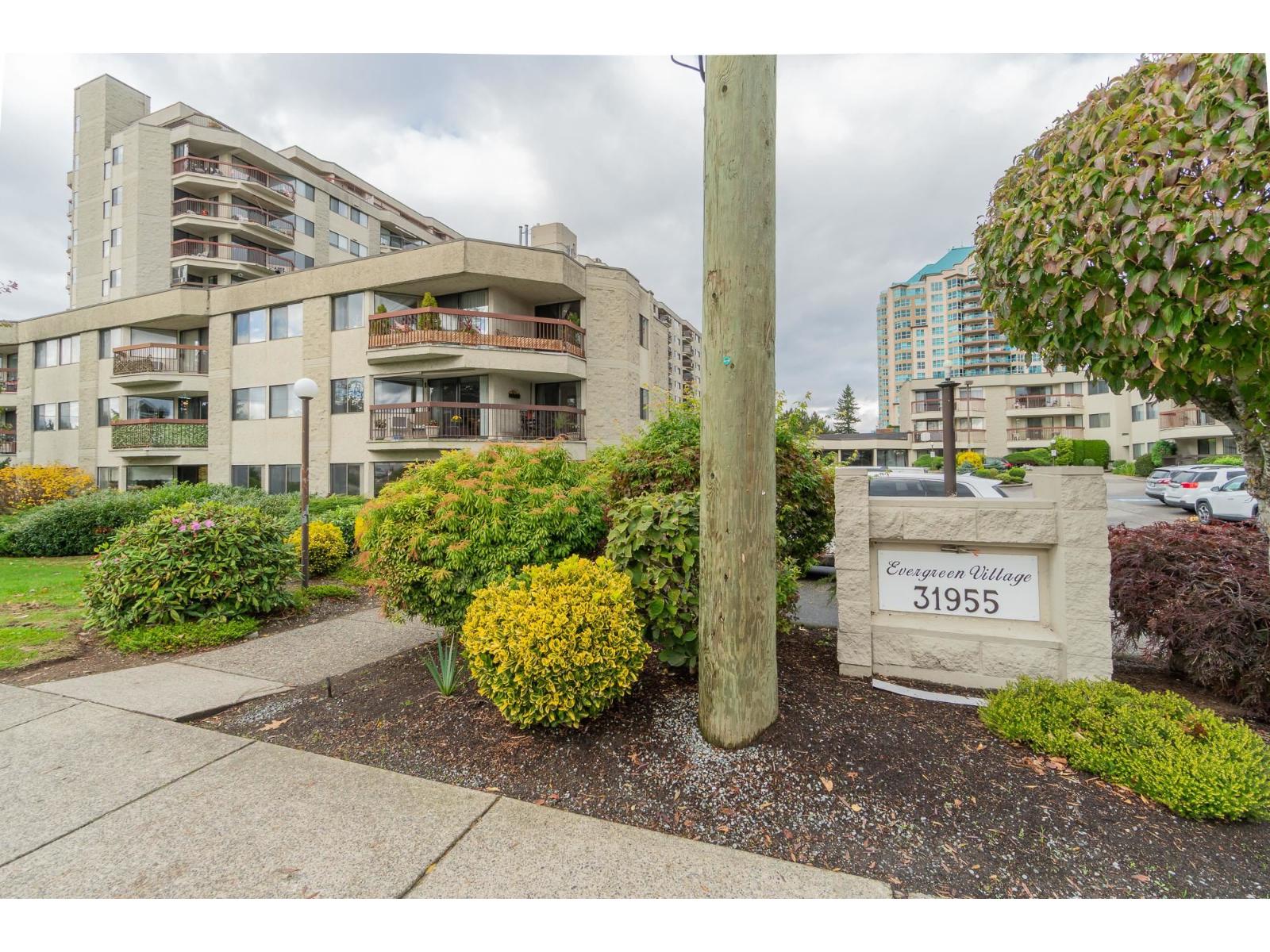 112 31955 Old Yale Road, Abbotsford, British Columbia  V2T 4N1 - Photo 1 - R3057189