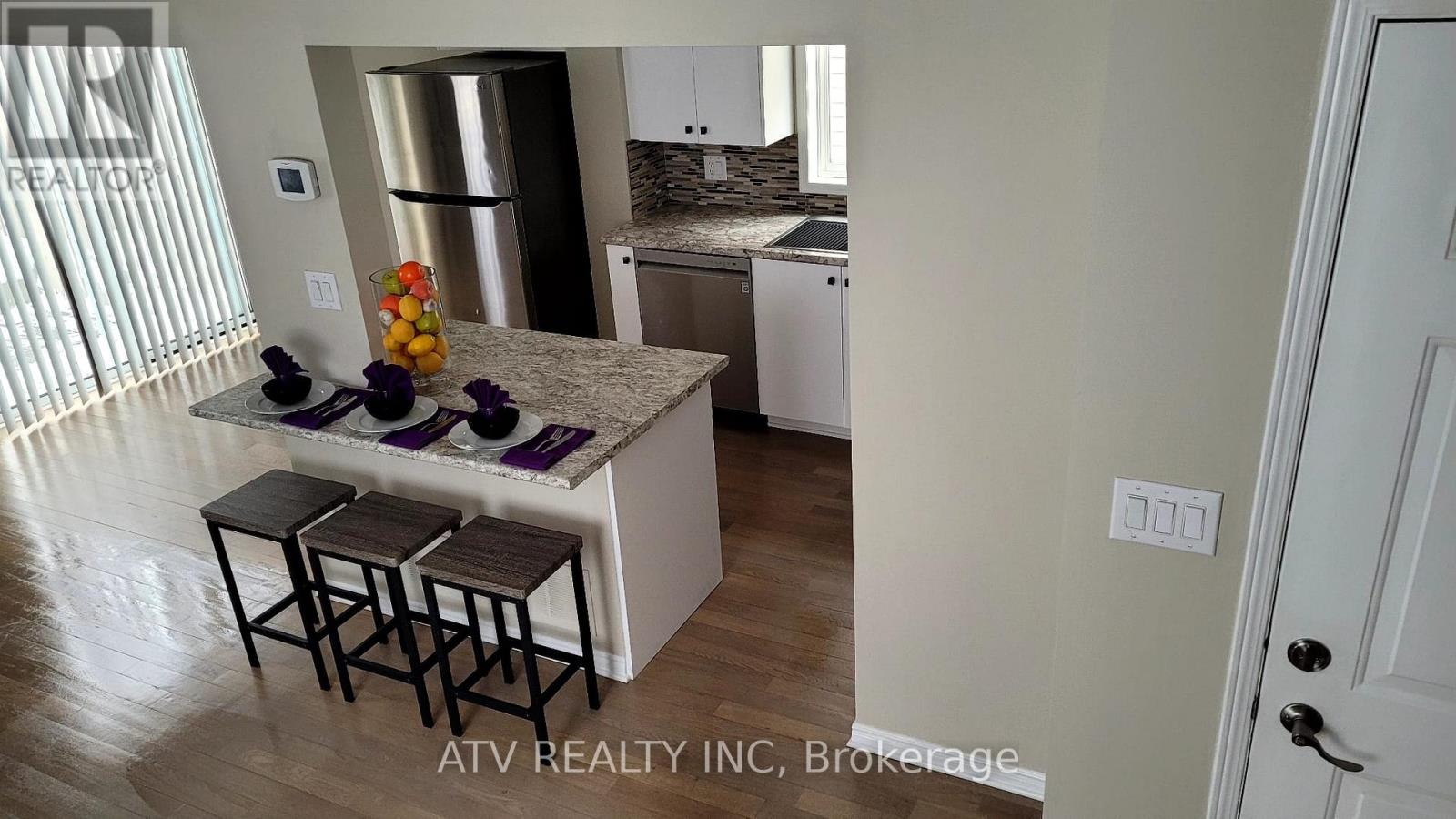 133 Columbia Road, Barrie, Ontario  L4N 8E3 - Photo 3 - S12482429