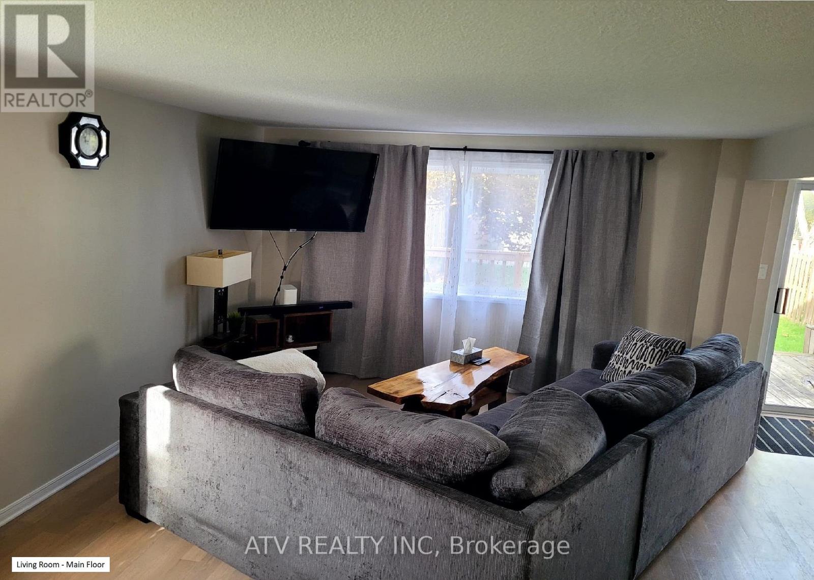 133 Columbia Road, Barrie, Ontario  L4N 8E3 - Photo 5 - S12482429