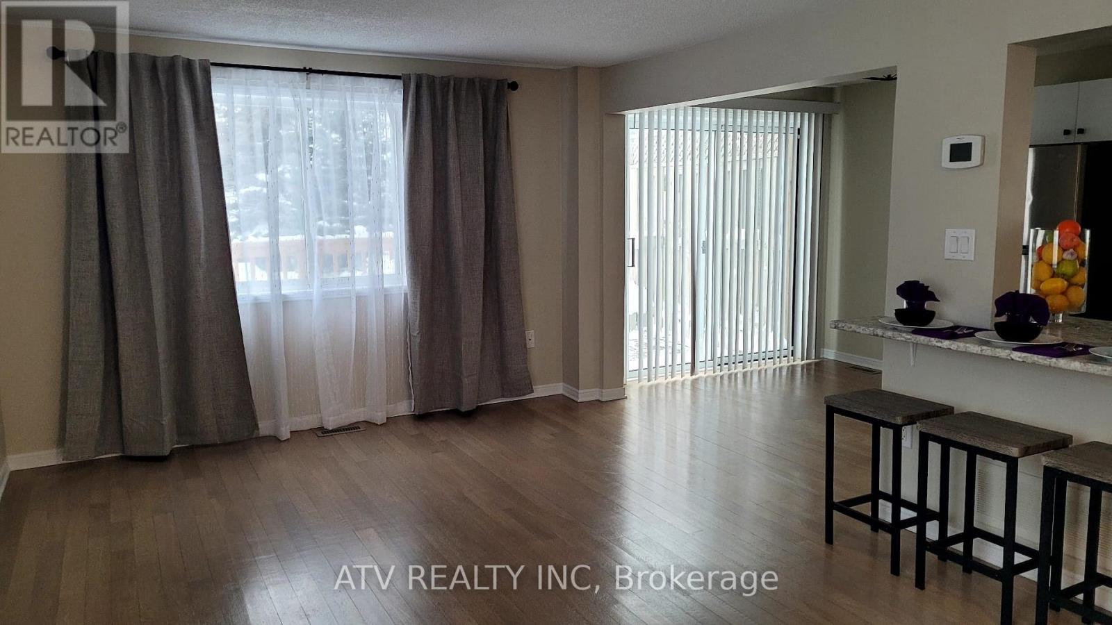 133 Columbia Road, Barrie, Ontario  L4N 8E3 - Photo 4 - S12482429