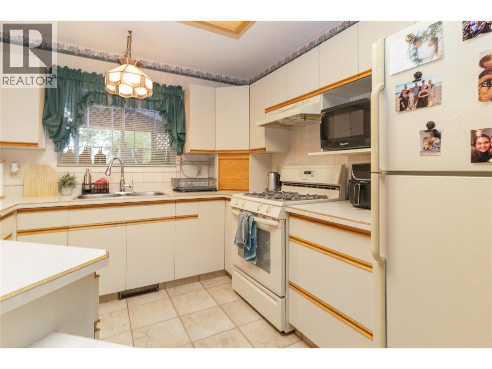 1040 Cactus Road, Kelowna, British Columbia  V1X 3N7 - Photo 10 - 10367240