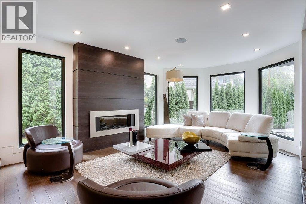 4577 Capilano Road, North Vancouver, British Columbia  V7R 4K3 - Photo 4 - R3063582