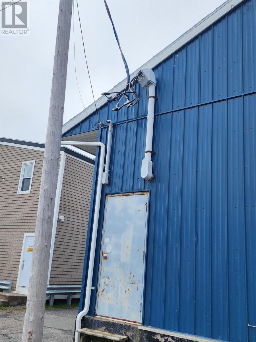 125 Reserve Street, Glace Bay, Nova Scotia  B1A 4W5 - Photo 3 - 202527139