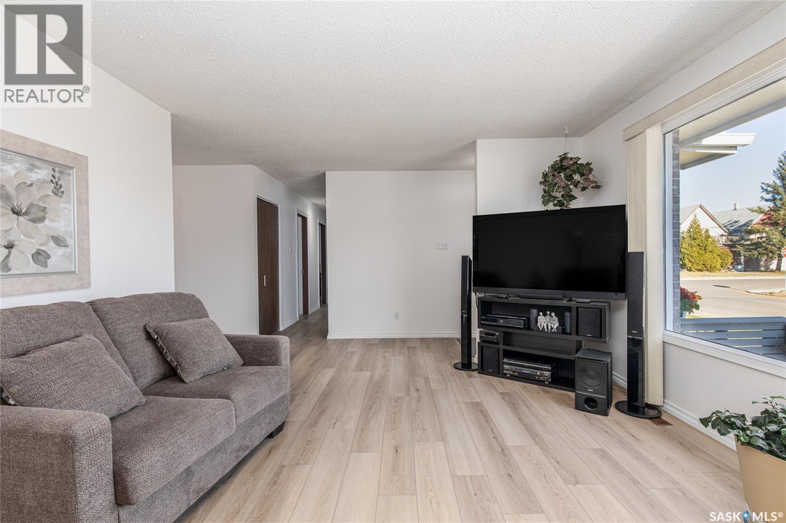 550 3rd Avenue Nw, Moose Jaw, Saskatchewan  S6H 7B6 - Photo 11 - SK022263