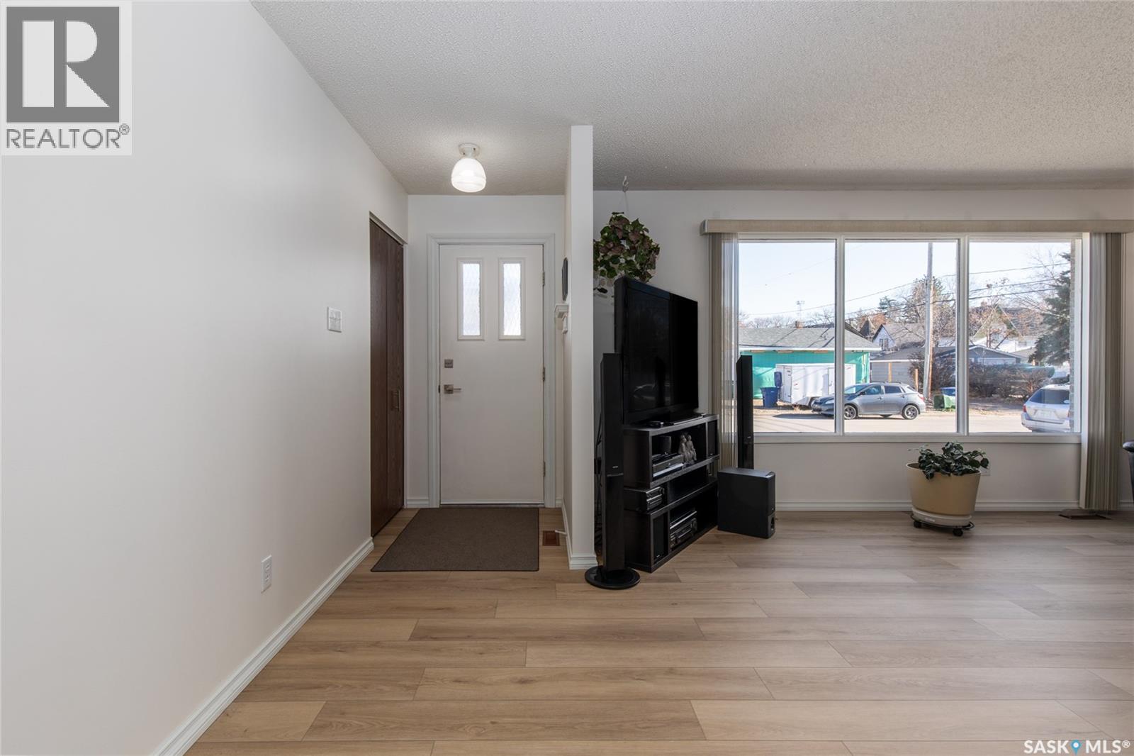 550 3rd Avenue Nw, Moose Jaw, Saskatchewan  S6H 7B6 - Photo 8 - SK022263