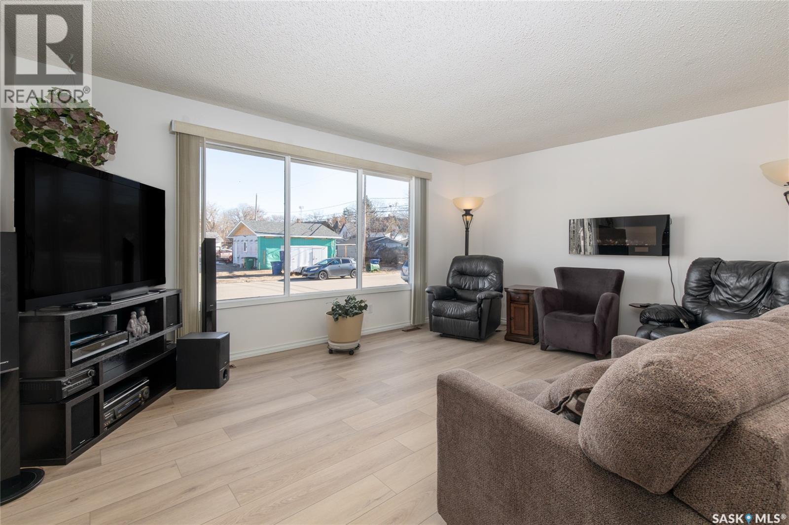 550 3rd Avenue Nw, Moose Jaw, Saskatchewan  S6H 7B6 - Photo 9 - SK022263