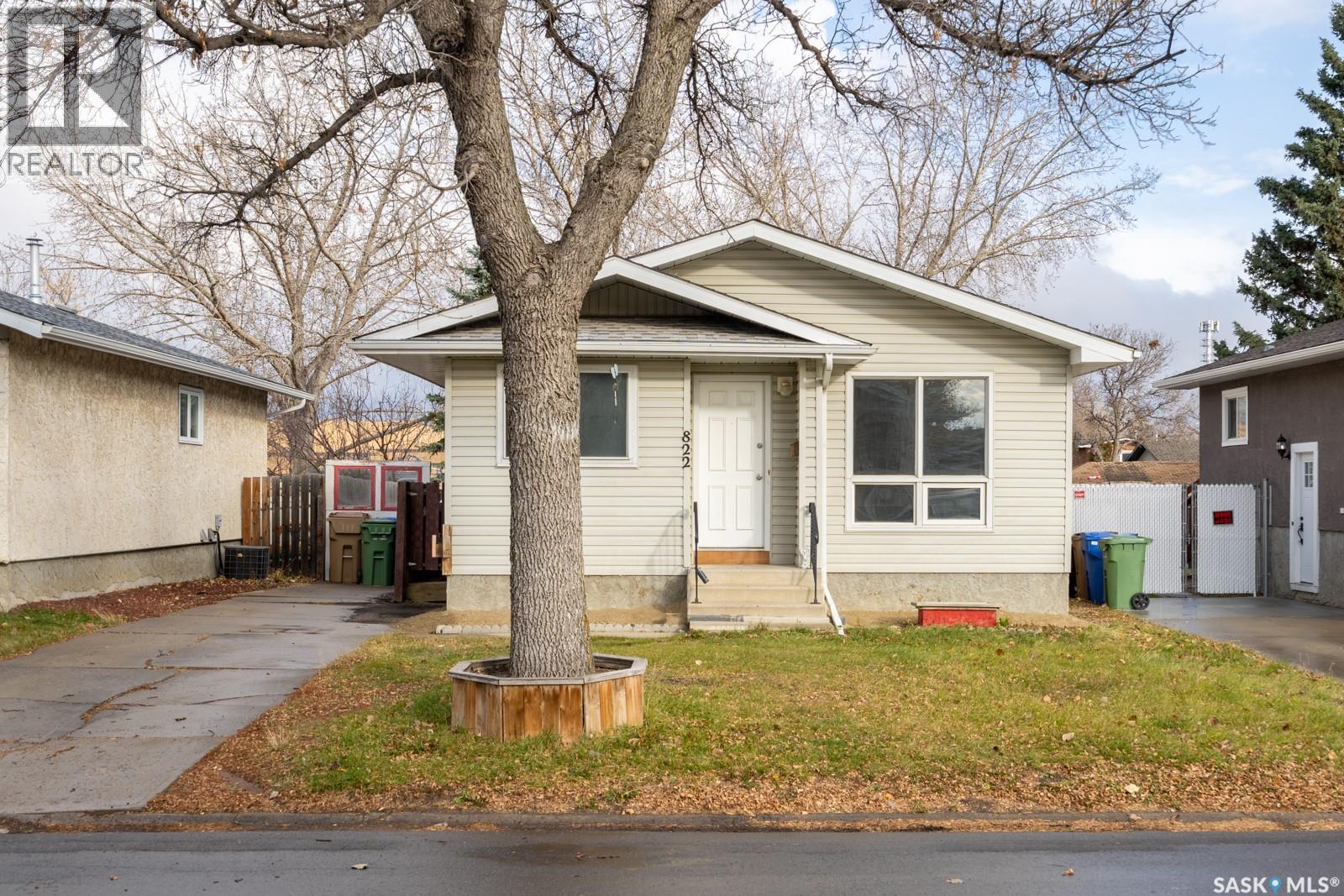 N 822 Hayworth Crescent N, Regina, Saskatchewan  S4X 1Y1 - Photo 1 - SK022246