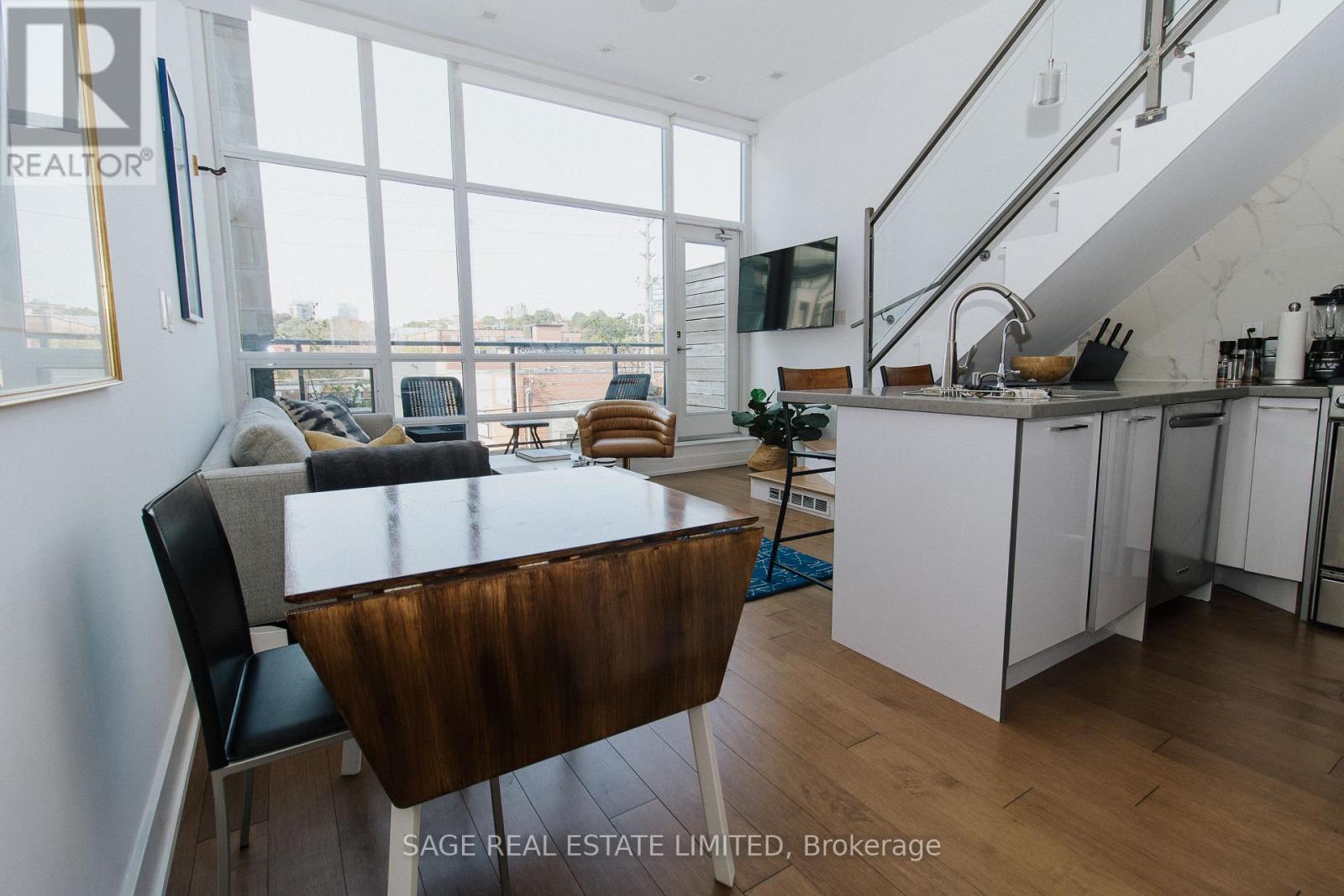 202 - 483 Dupont Street N, Toronto, Ontario  M6G 1Y6 - Photo 3 - C12503682