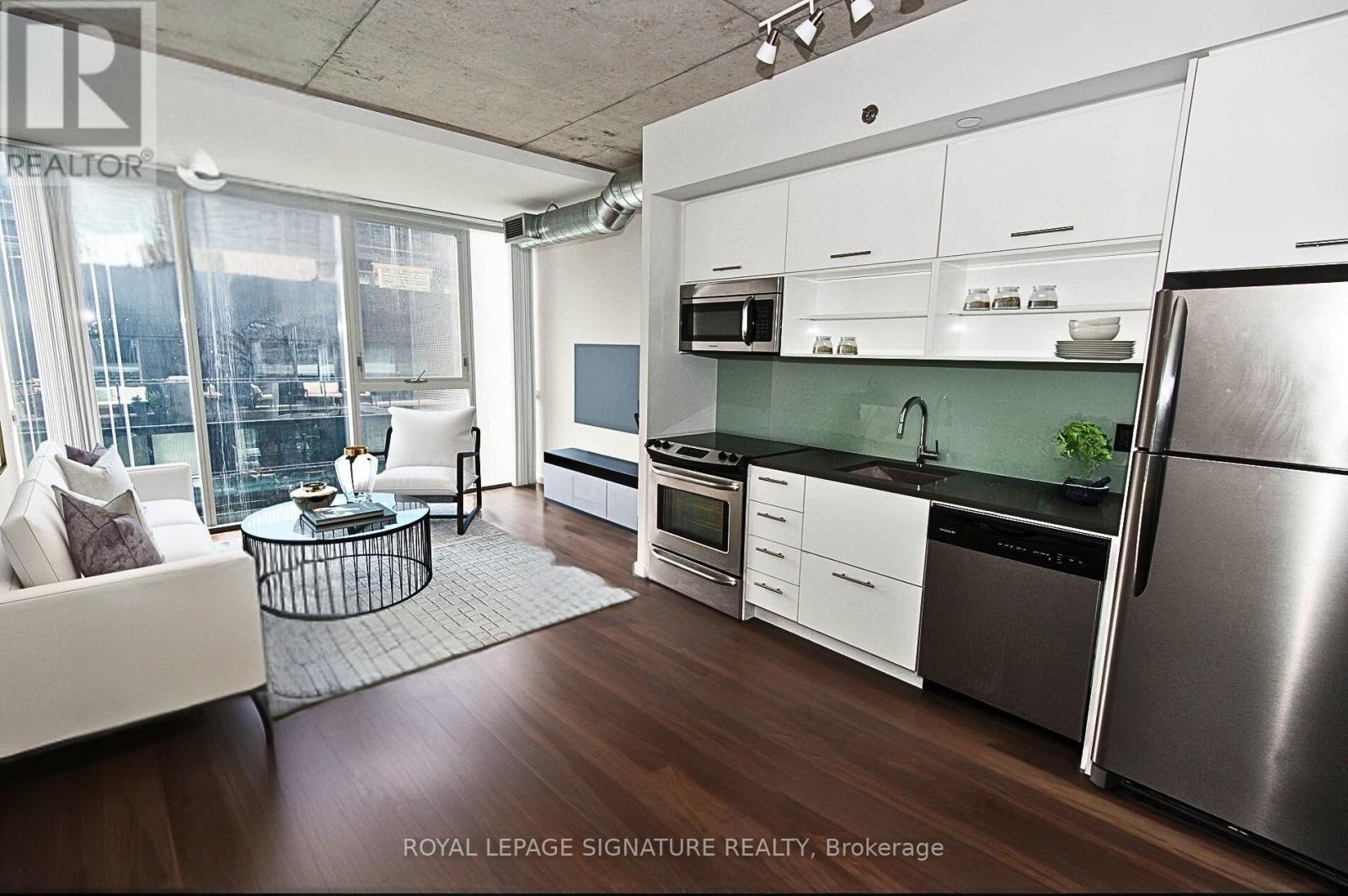 611 - 32 TROLLEY CRESCENT, Toronto, Ontario