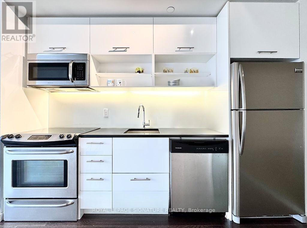 611 - 32 Trolley Crescent, Toronto, Ontario  M5A 0E8 - Photo 3 - C12503718