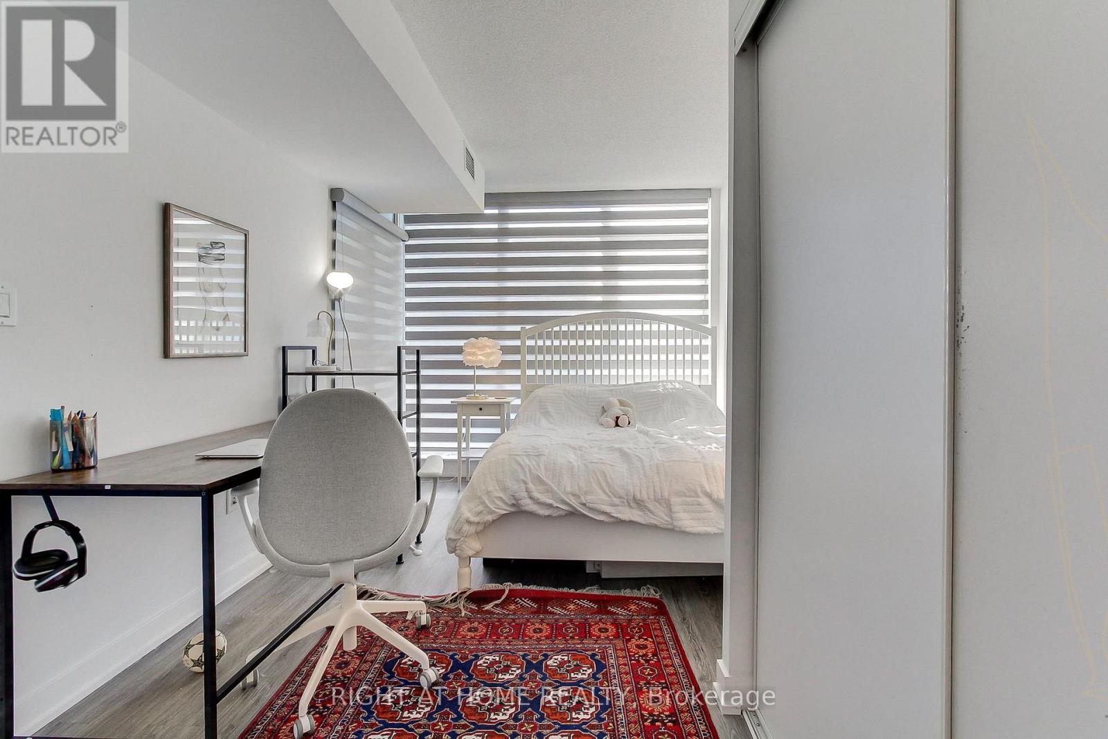 829 - 10 Capreol Court, Toronto, Ontario  M5V 4B3 - Photo 16 - C12503720