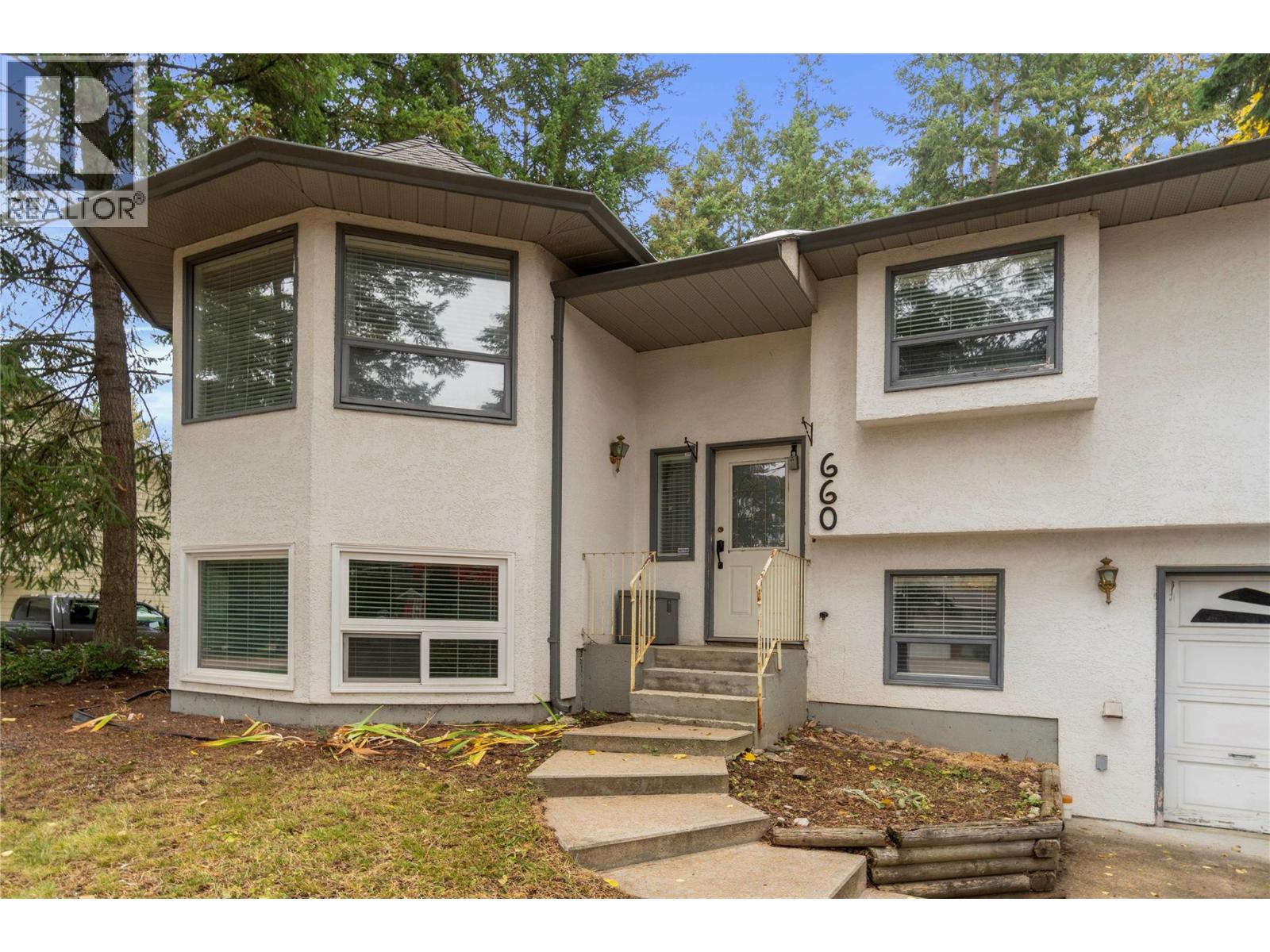 660 25 Street, salmon arm, British Columbia