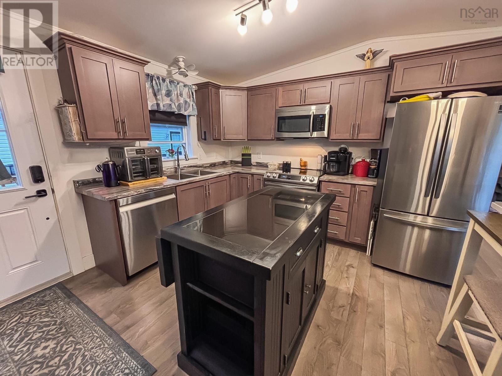 116 Sherbrooke Avenue, Bridgewater, Nova Scotia  B4V 4G1 - Photo 5 - 202527145