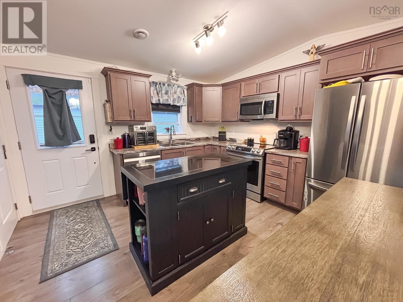 116 Sherbrooke Avenue, Bridgewater, Nova Scotia  B4V 4G1 - Photo 7 - 202527145