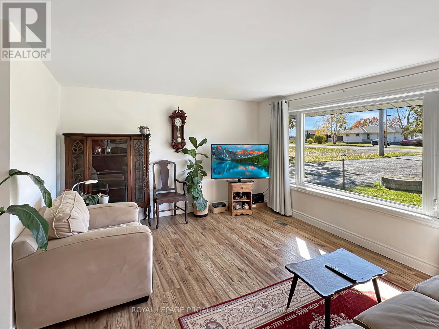 40 Ashley Street, Belleville, Ontario  K0K 2B0 - Photo 6 - X12503860