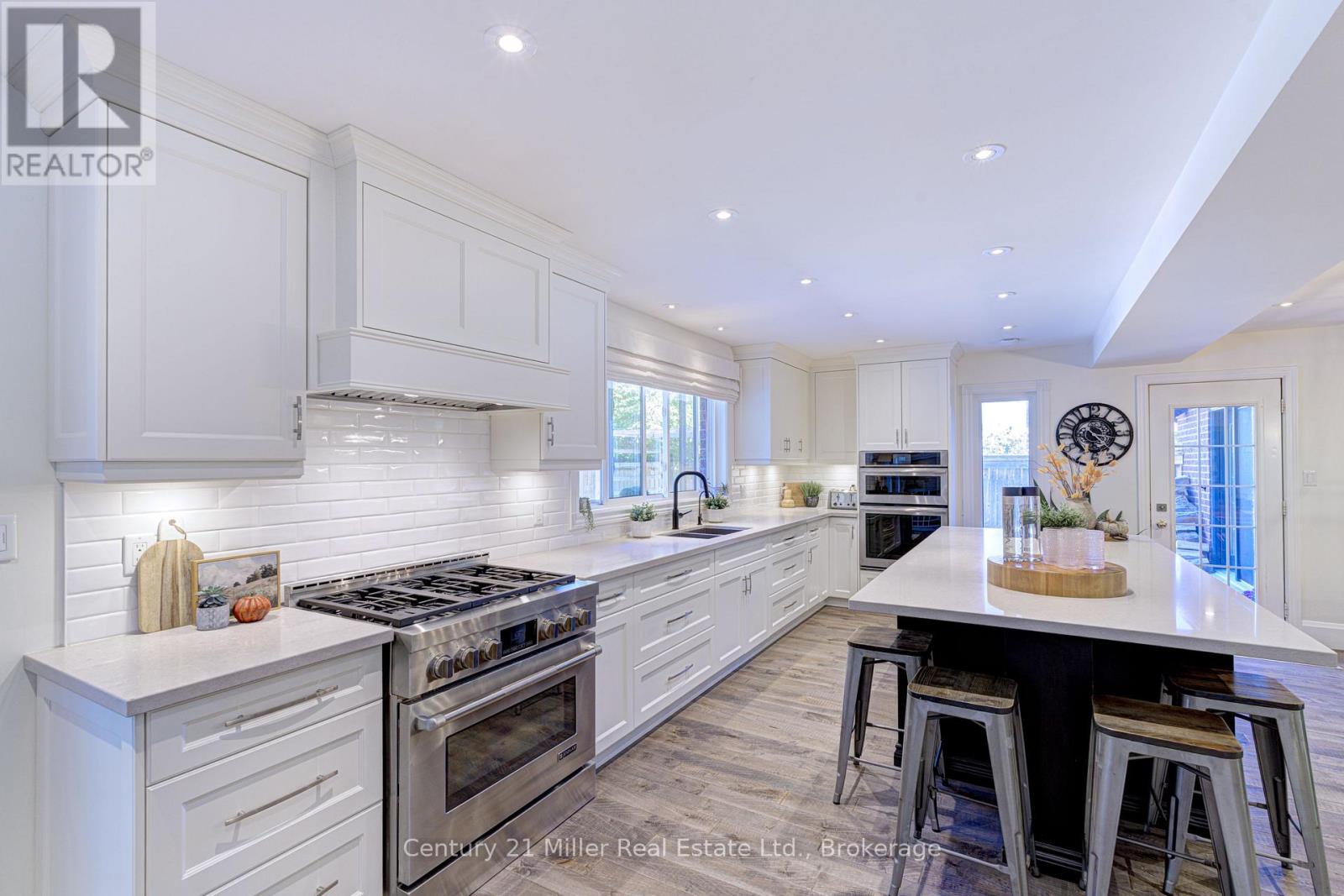 6 Mays Crescent, Hamilton, Ontario  L8B 0G4 - Photo 23 - X12502892