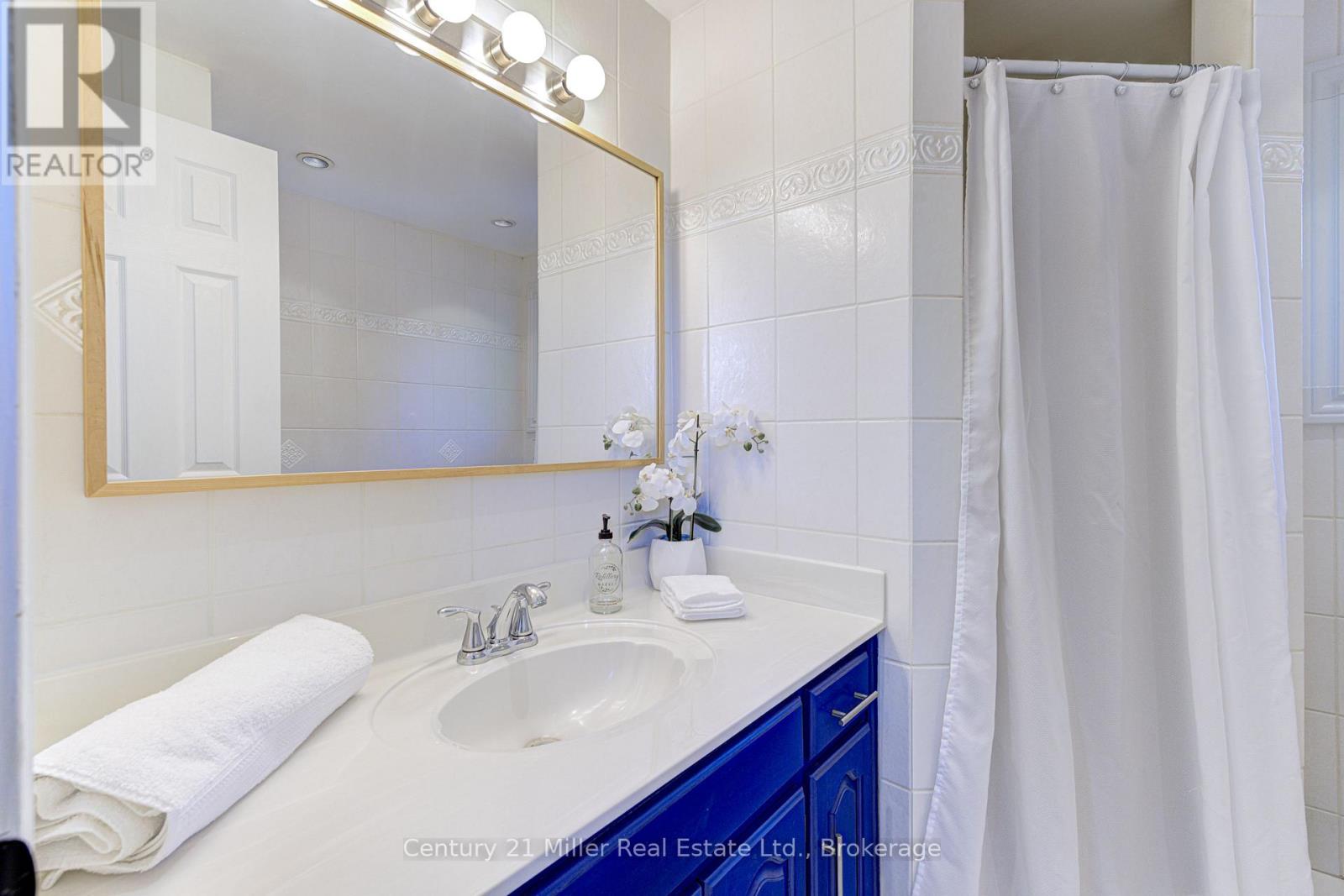 6 Mays Crescent, Hamilton, Ontario  L8B 0G4 - Photo 36 - X12502892