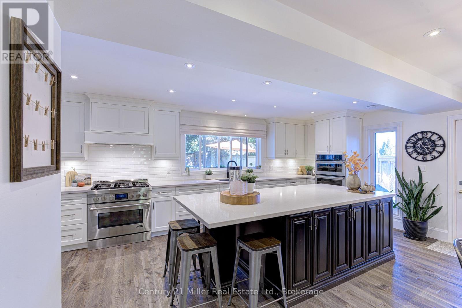 6 Mays Crescent, Hamilton, Ontario  L8B 0G4 - Photo 22 - X12502892