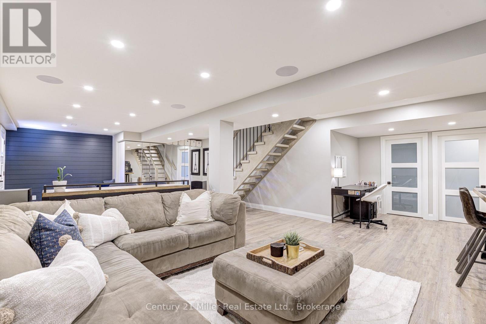 6 Mays Crescent, Hamilton, Ontario  L8B 0G4 - Photo 41 - X12502892