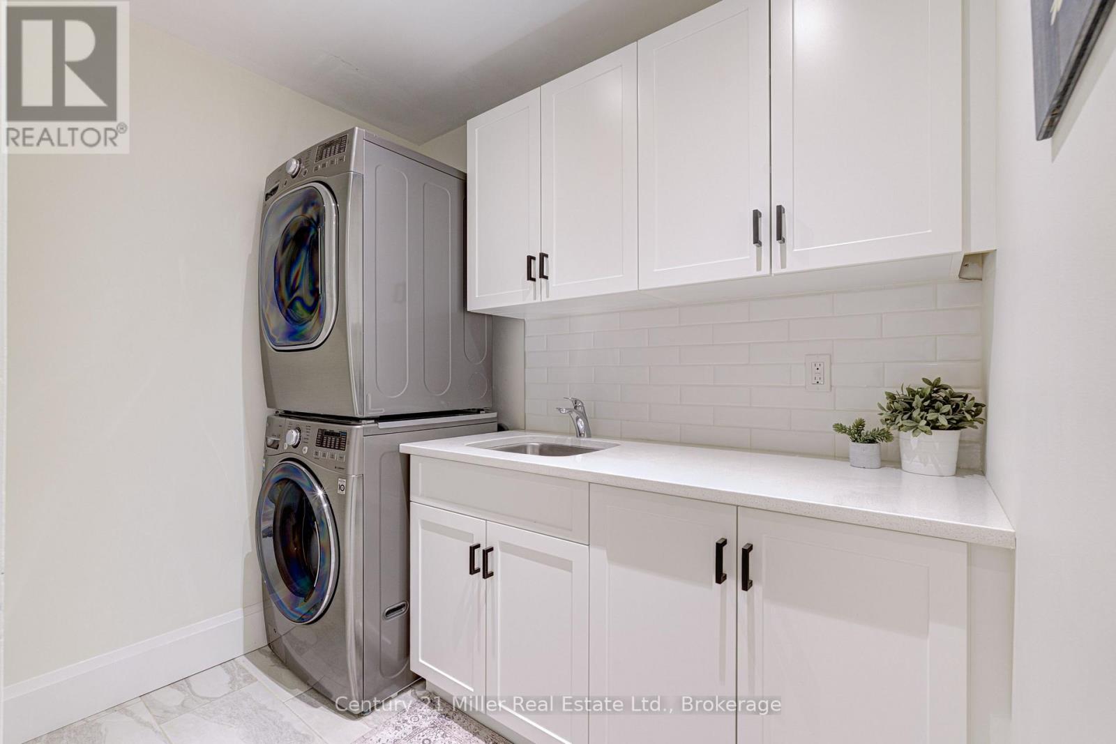 6 Mays Crescent, Hamilton, Ontario  L8B 0G4 - Photo 31 - X12502892