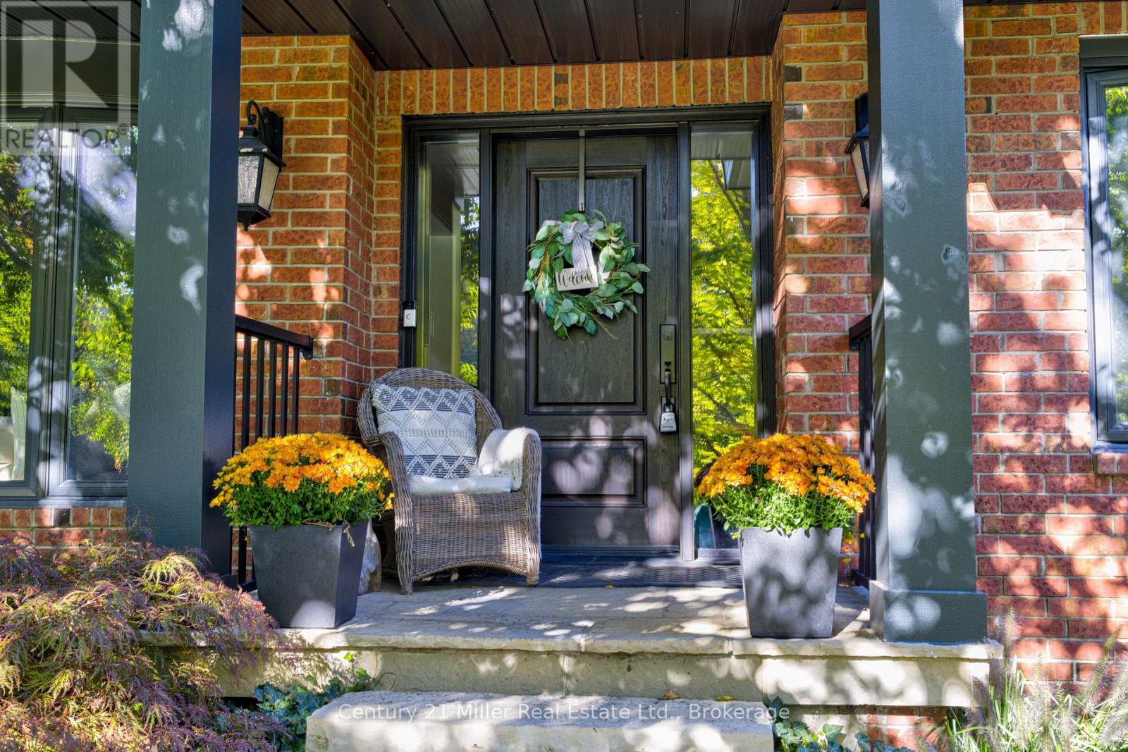 6 Mays Crescent, Hamilton, Ontario  L8B 0G4 - Photo 7 - X12502892