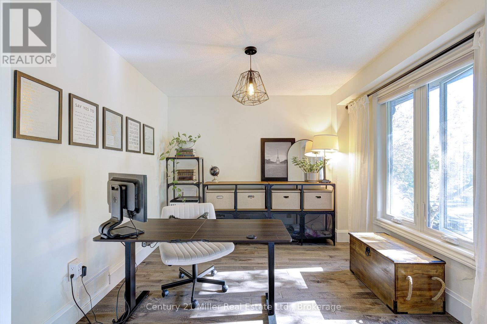 6 Mays Crescent, Hamilton, Ontario  L8B 0G4 - Photo 9 - X12502892