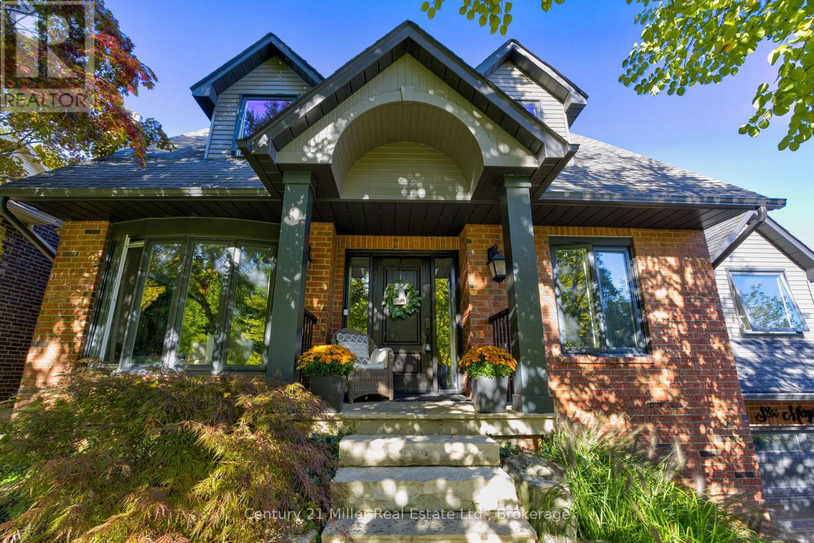 6 Mays Crescent, Hamilton, Ontario  L8B 0G4 - Photo 6 - X12502892