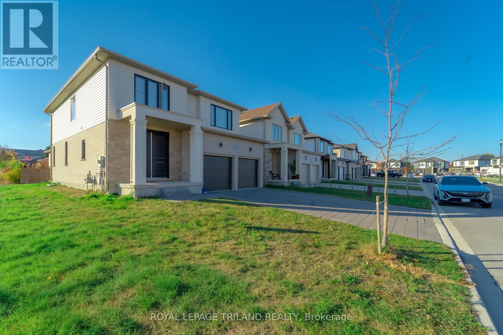 7 Welch Court, St. Thomas, Ontario N5R 0M1 - Photo 2 - X12503768