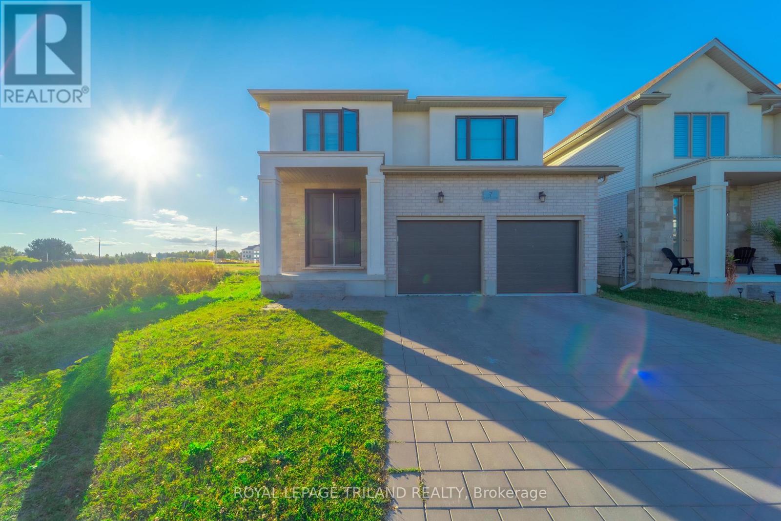 7 Welch Court, St. Thomas, Ontario N5R 0M1 - Photo 3 - X12503768