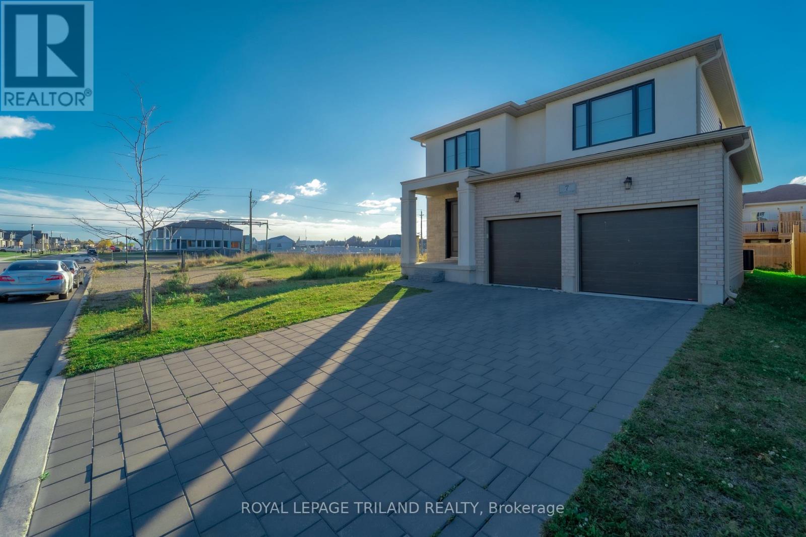 7 Welch Court, St. Thomas, Ontario N5R 0M1 - Photo 4 - X12503768